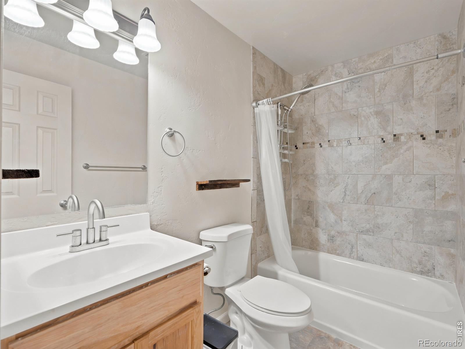 MLS Image #17 for 535  garland court,clifton, Colorado