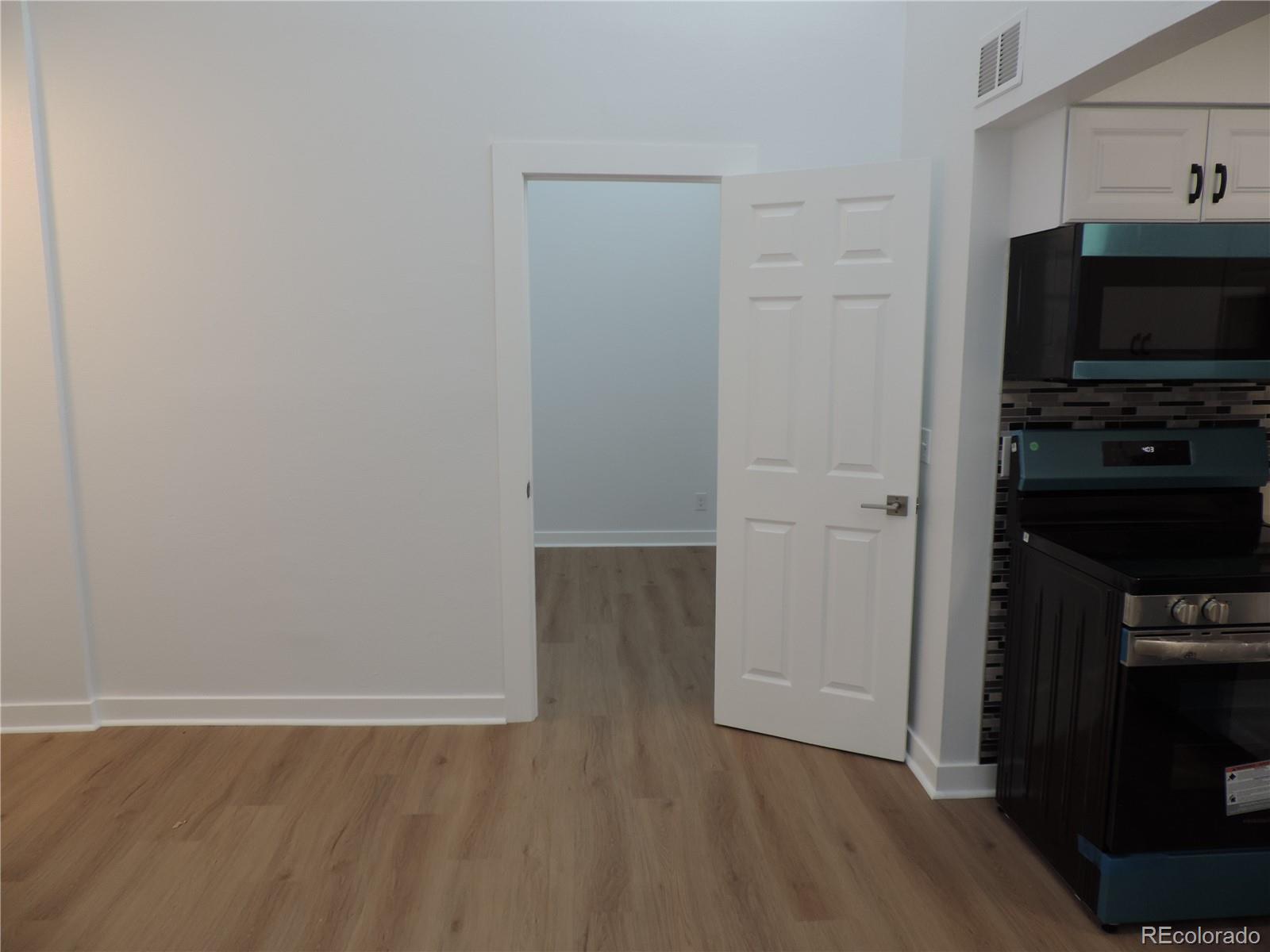 MLS Image #11 for 1845  kendall street,denver, Colorado