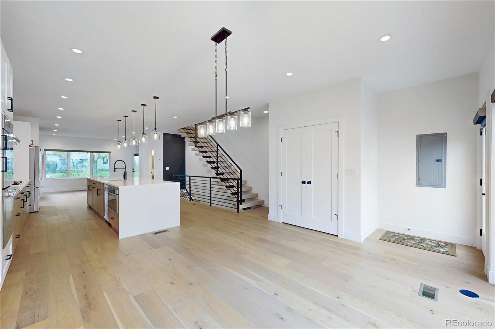 MLS Image #11 for 2403 s franklin ,denver, Colorado