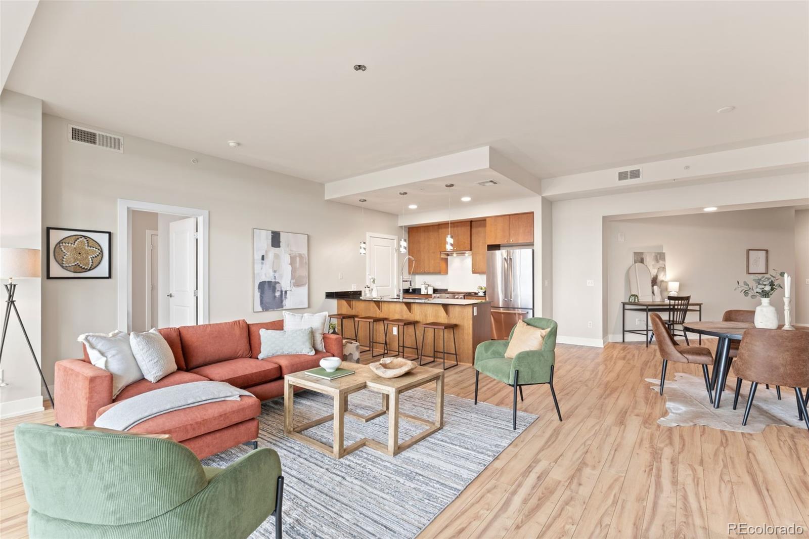 MLS Image #13 for 2001  lincoln street,denver, Colorado