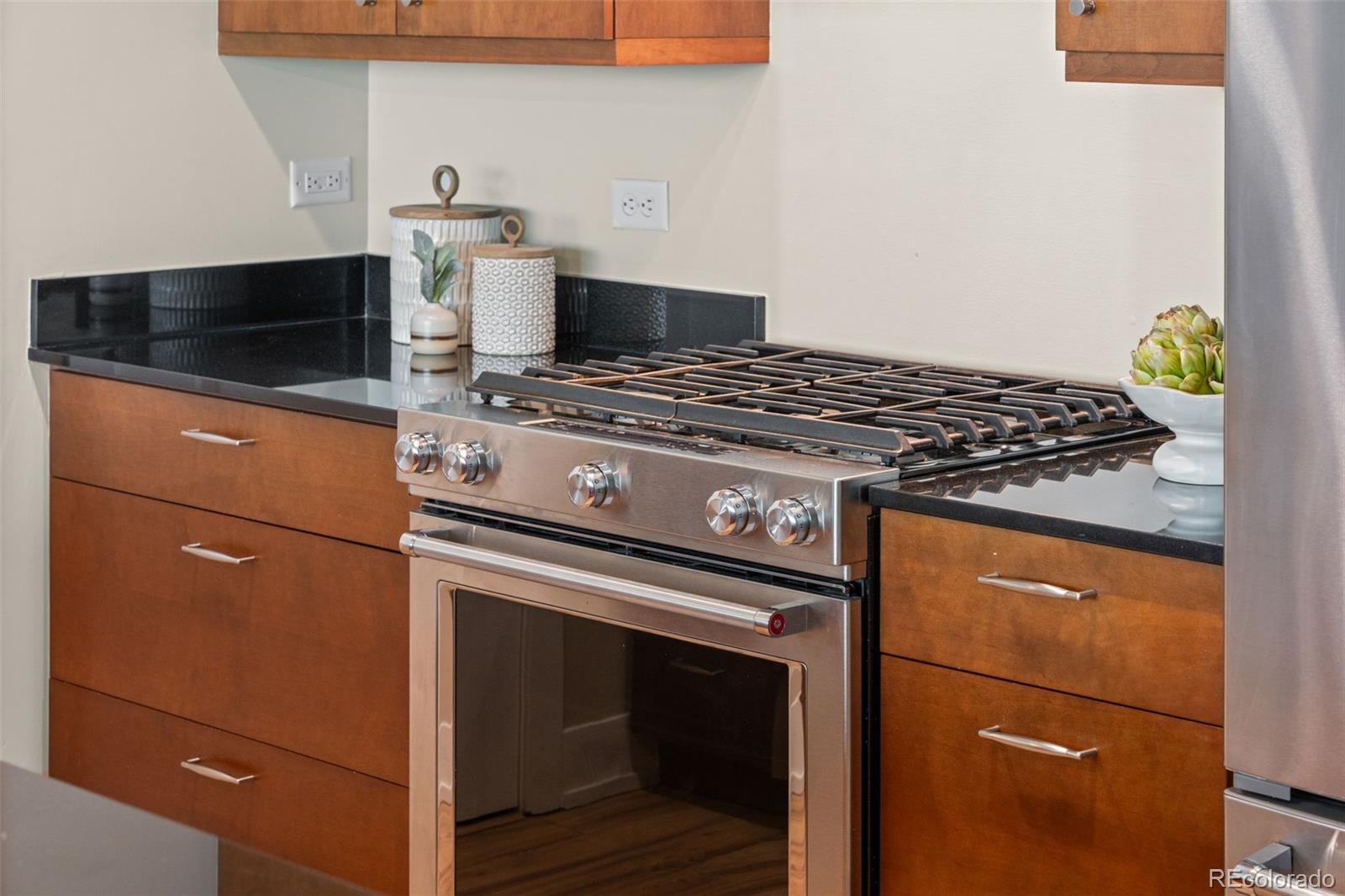 MLS Image #17 for 2001  lincoln street,denver, Colorado