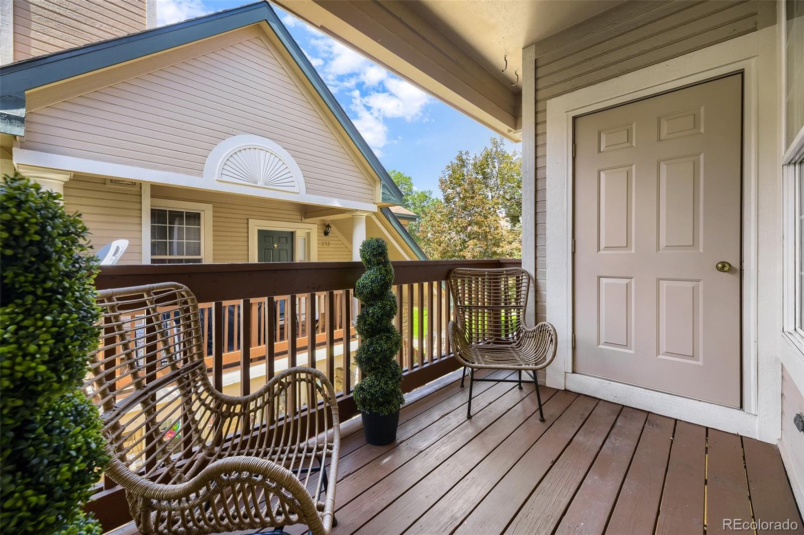 MLS Image #3 for 4045 s crystal circle,aurora, Colorado