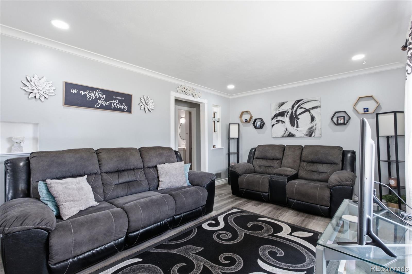 MLS Image #5 for 900 s osage street,denver, Colorado