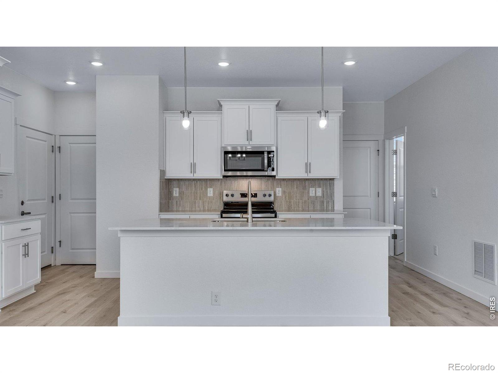 MLS Image #10 for 848  trumpet lane,windsor, Colorado