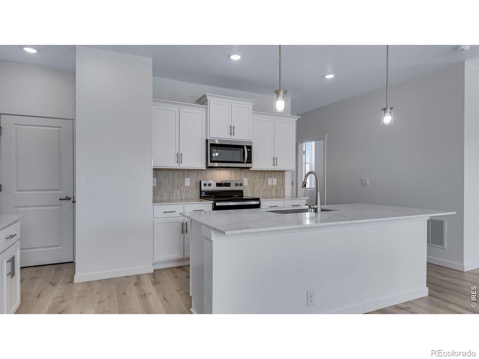 MLS Image #11 for 848  trumpet lane,windsor, Colorado