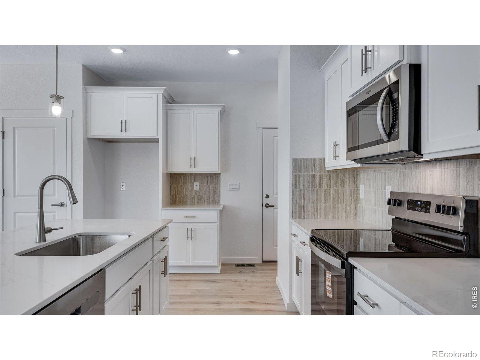 MLS Image #14 for 848  trumpet lane,windsor, Colorado