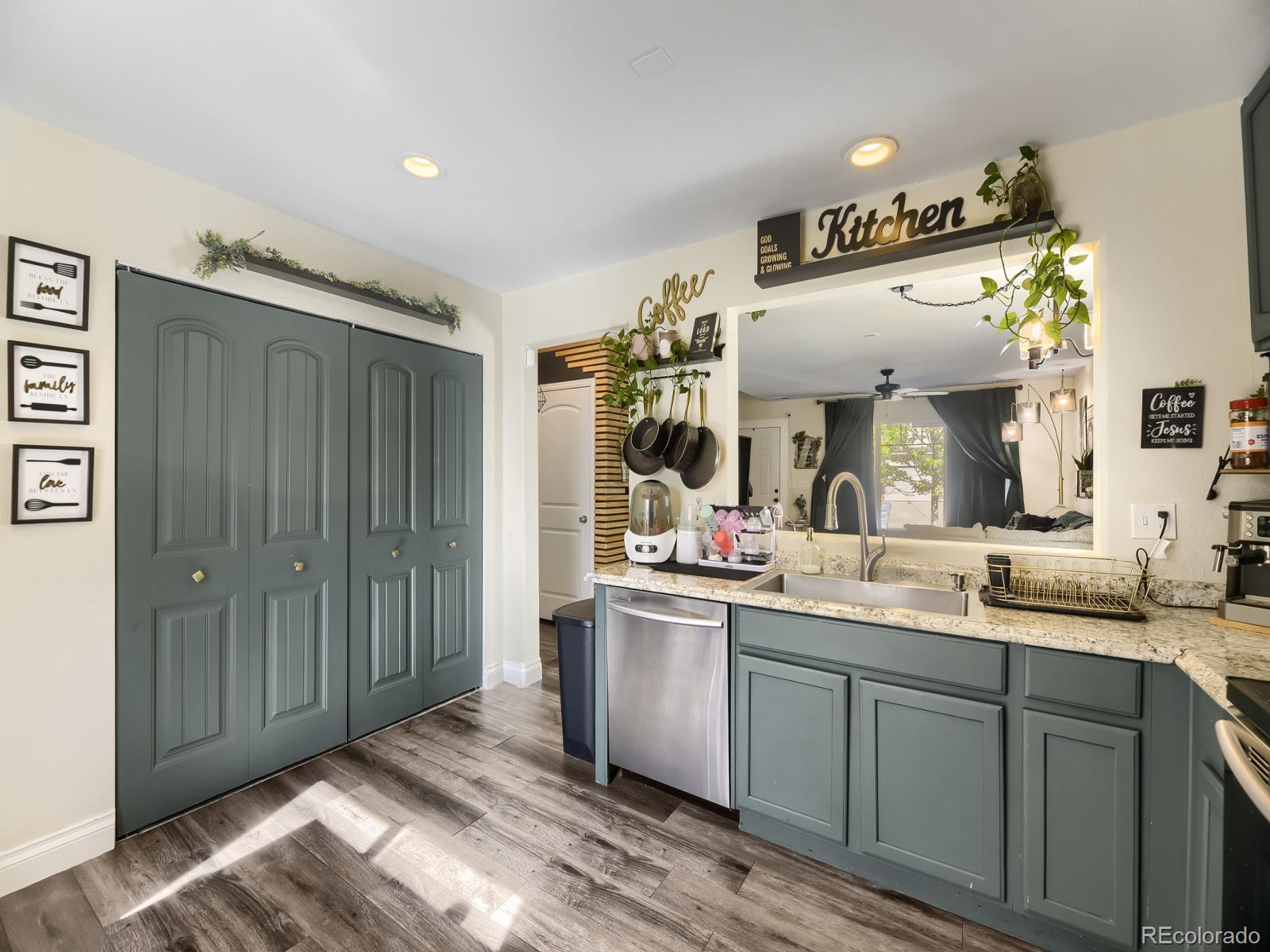 MLS Image #17 for 5541  flanders way,denver, Colorado