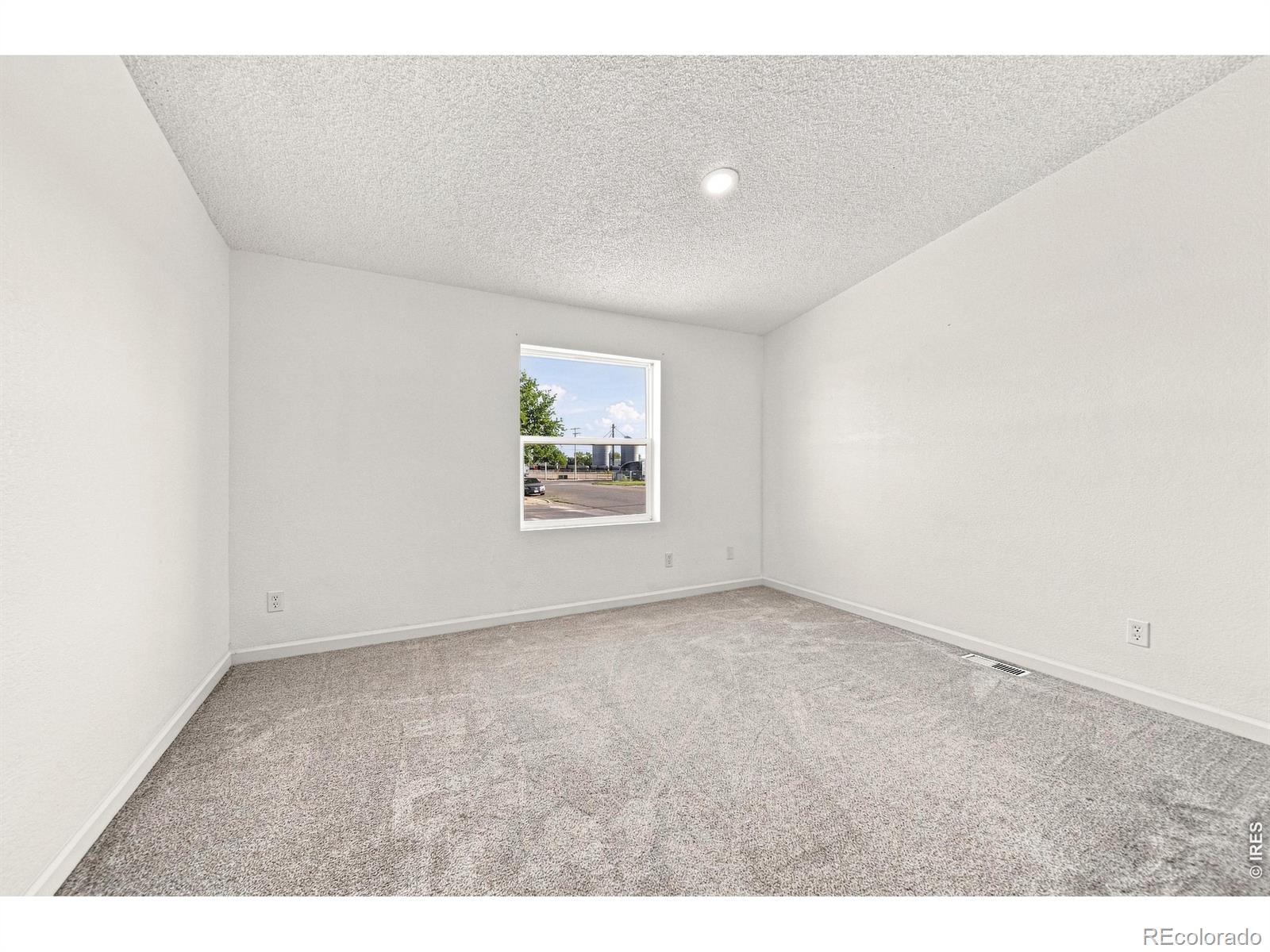 MLS Image #15 for 332  circle drive,fort morgan, Colorado