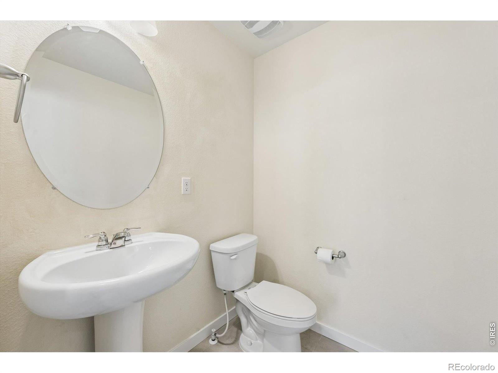 MLS Image #10 for 21891 e 7th avenue,aurora, Colorado