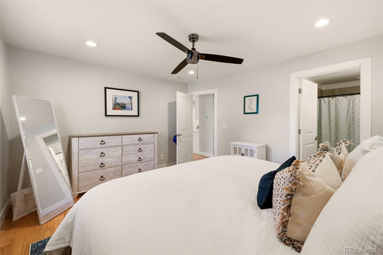 MLS Image #10 for 1843 s eudora street,denver, Colorado