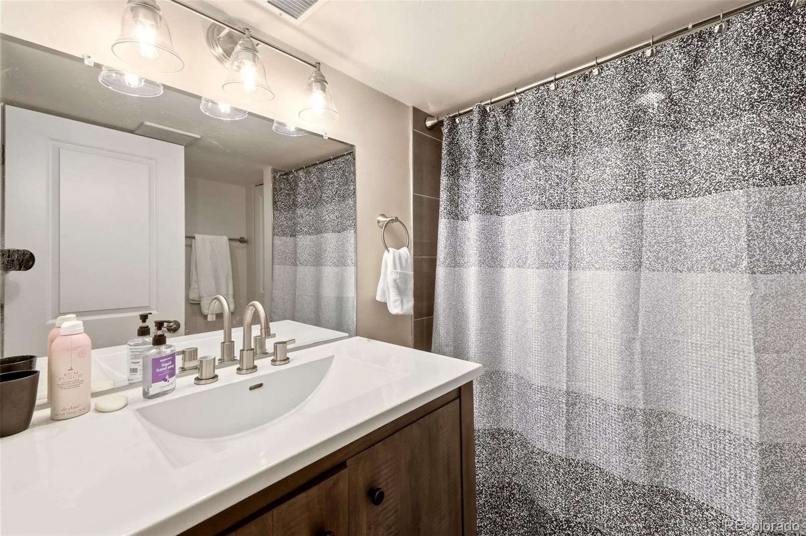MLS Image #18 for 1843 s eudora street,denver, Colorado