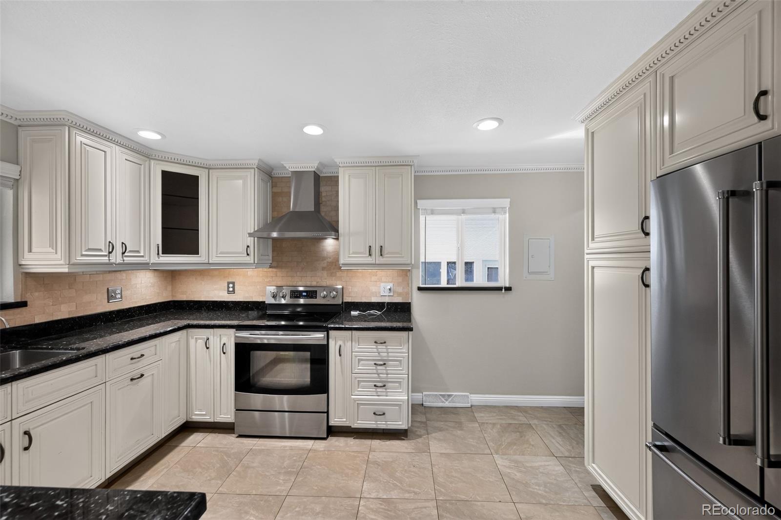 MLS Image #10 for 6070 s detroit street,littleton, Colorado