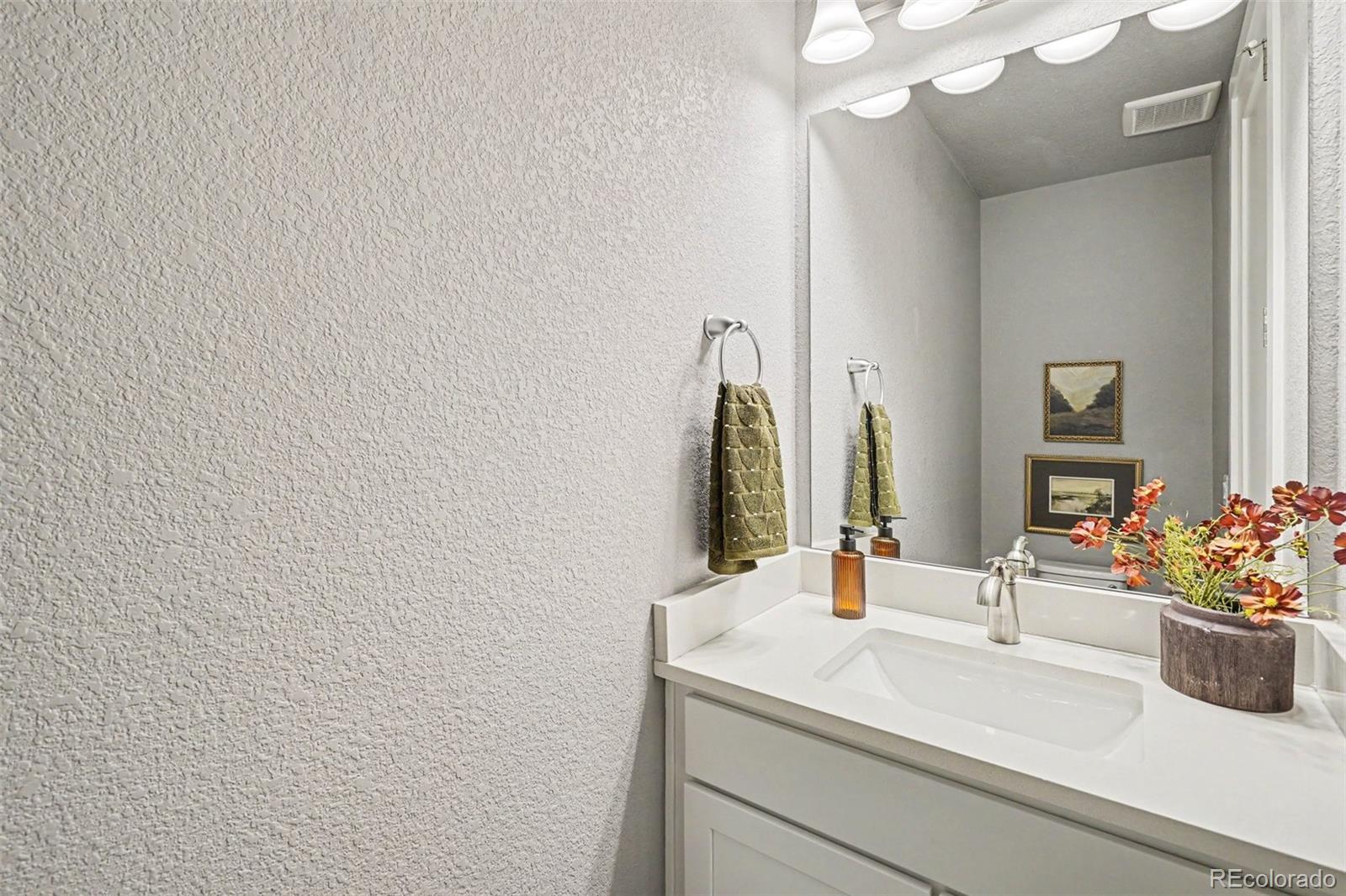 MLS Image #18 for 1364  vine street,denver, Colorado
