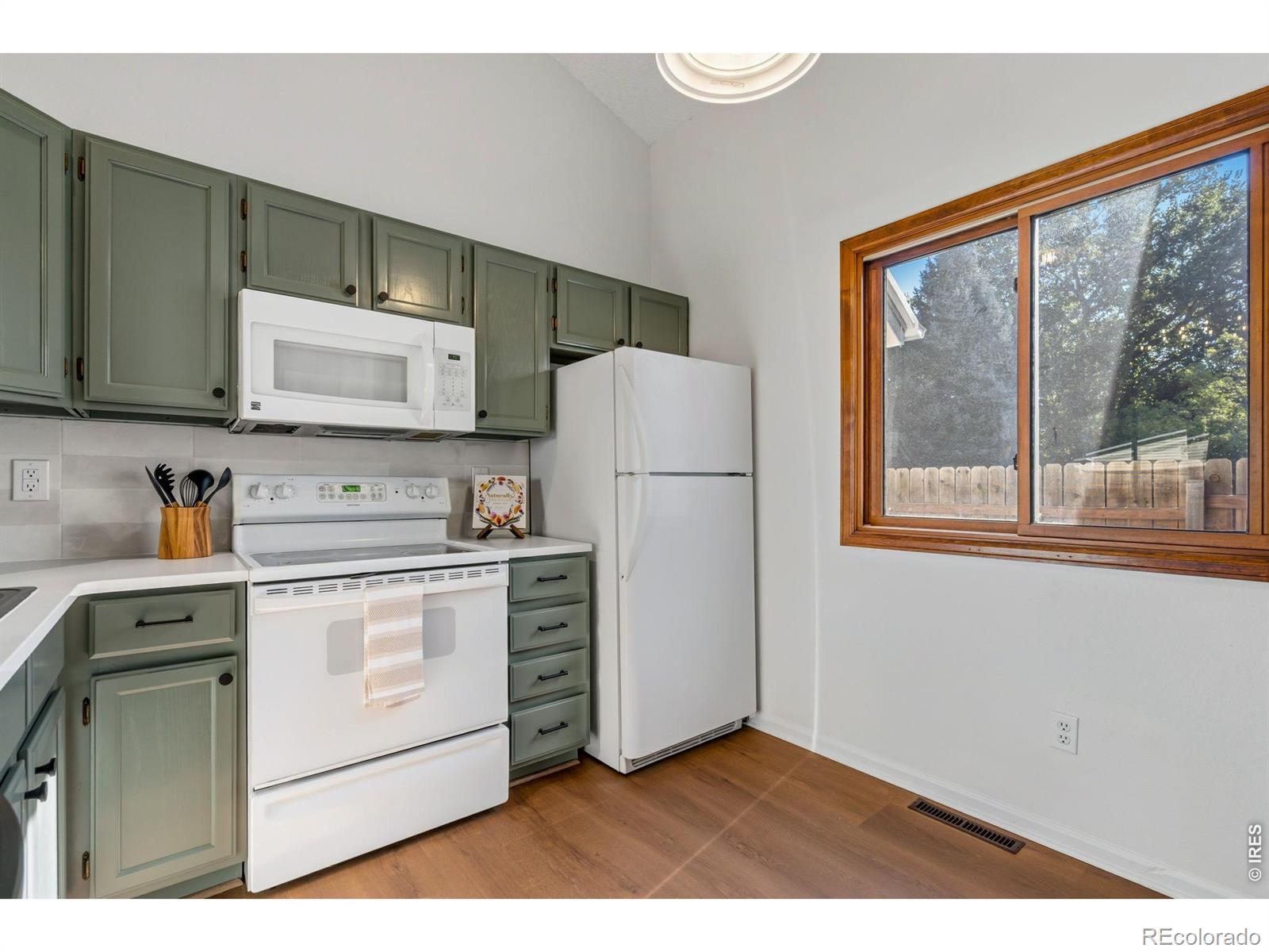 MLS Image #5 for 1942  connecticut drive,fort collins, Colorado