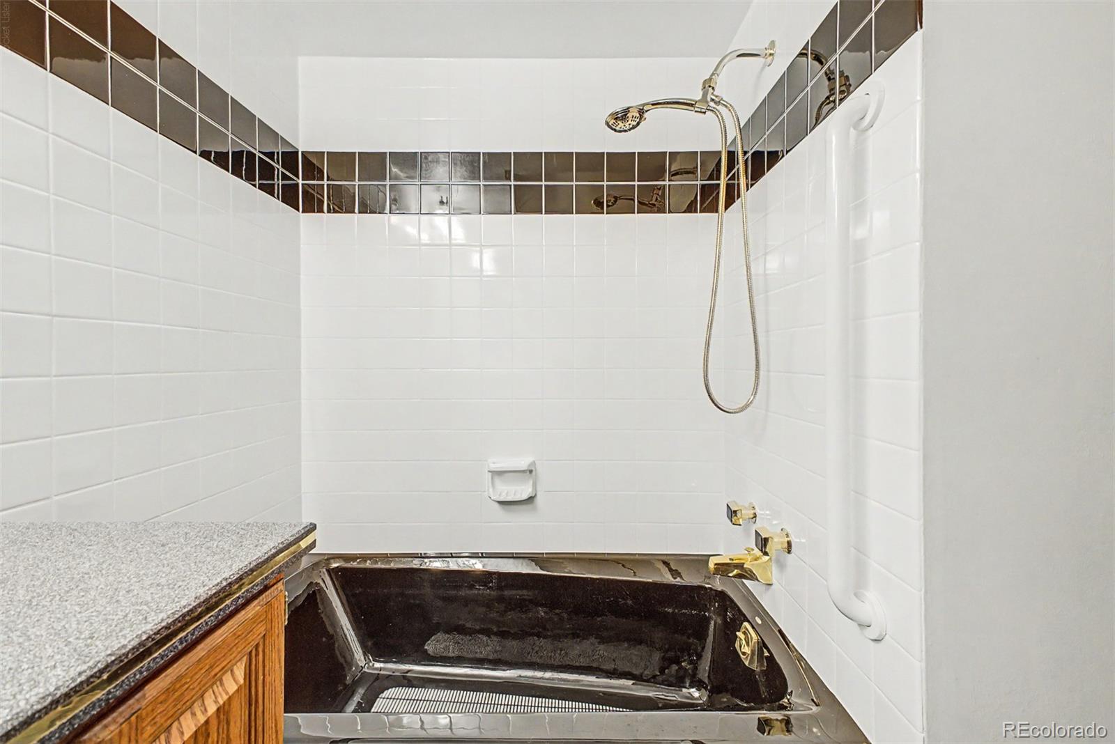 MLS Image #22 for 9896 e maplewood circle,englewood, Colorado