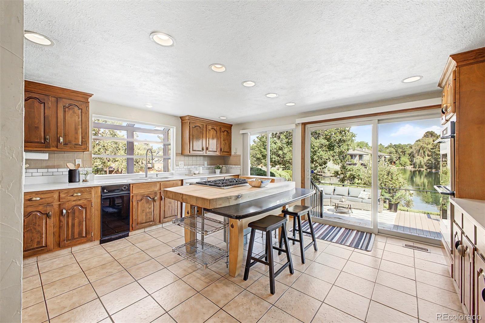 MLS Image #6 for 9896 e maplewood circle,englewood, Colorado