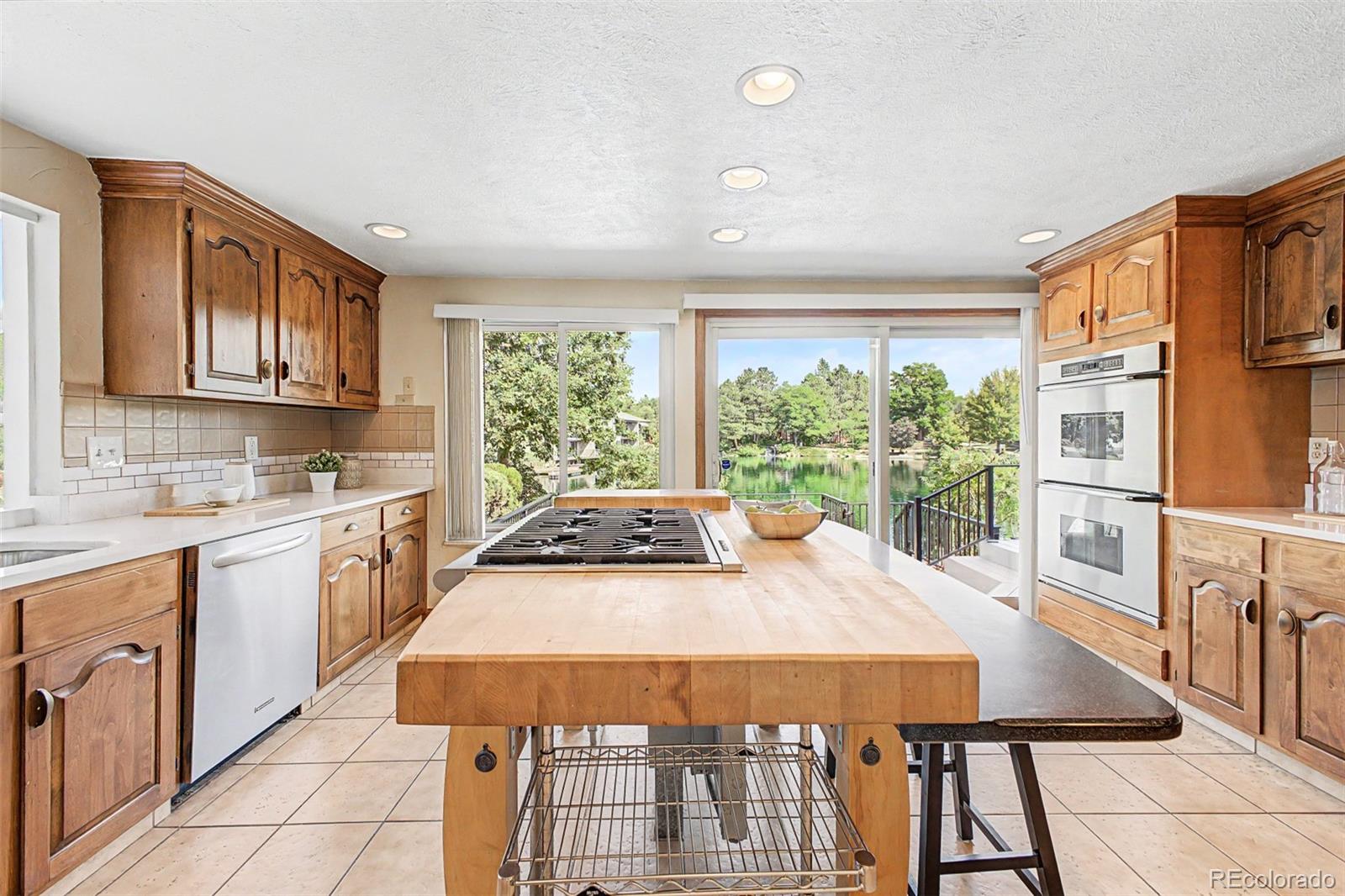 MLS Image #7 for 9896 e maplewood circle,englewood, Colorado