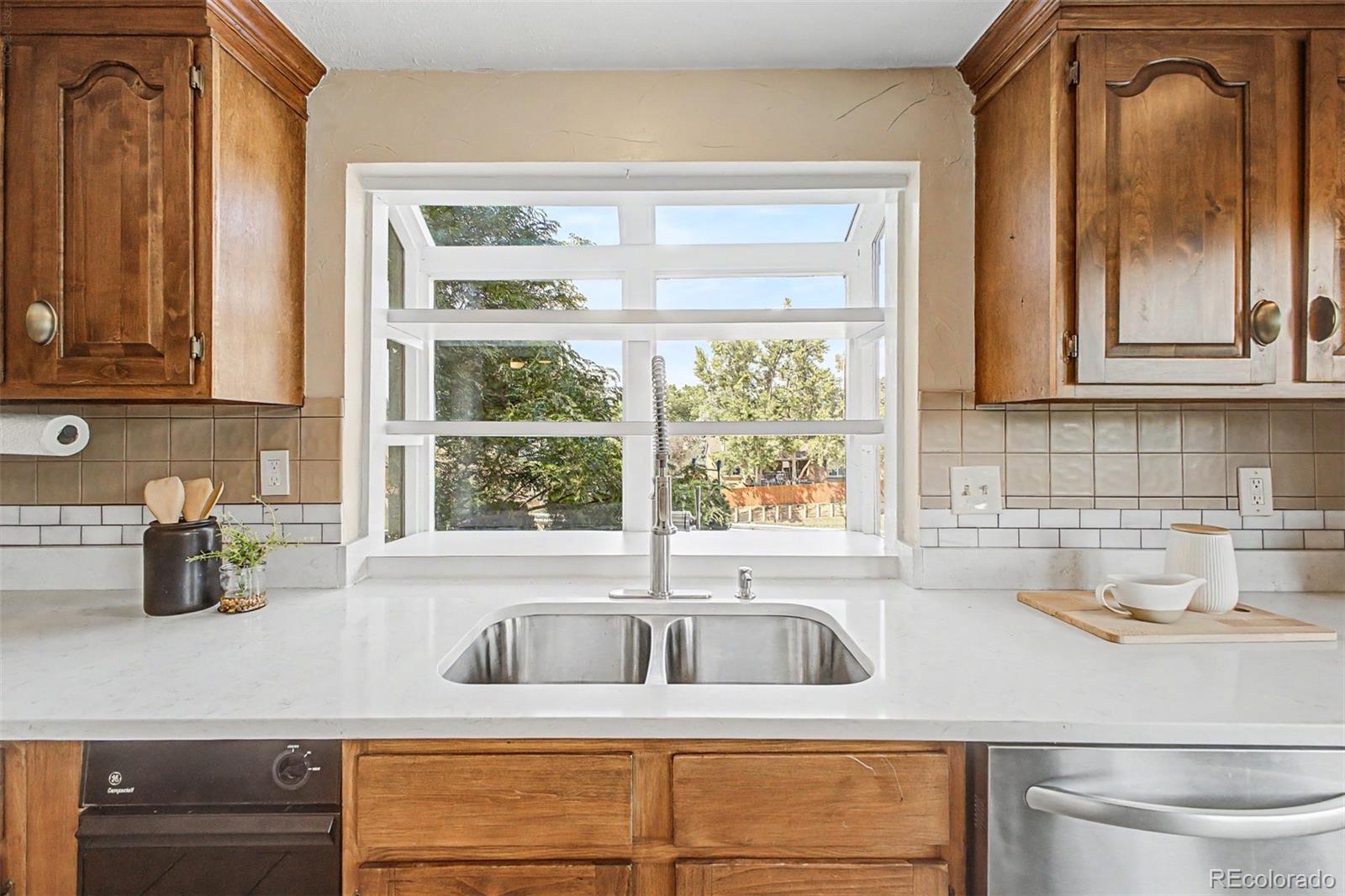 MLS Image #9 for 9896 e maplewood circle,englewood, Colorado