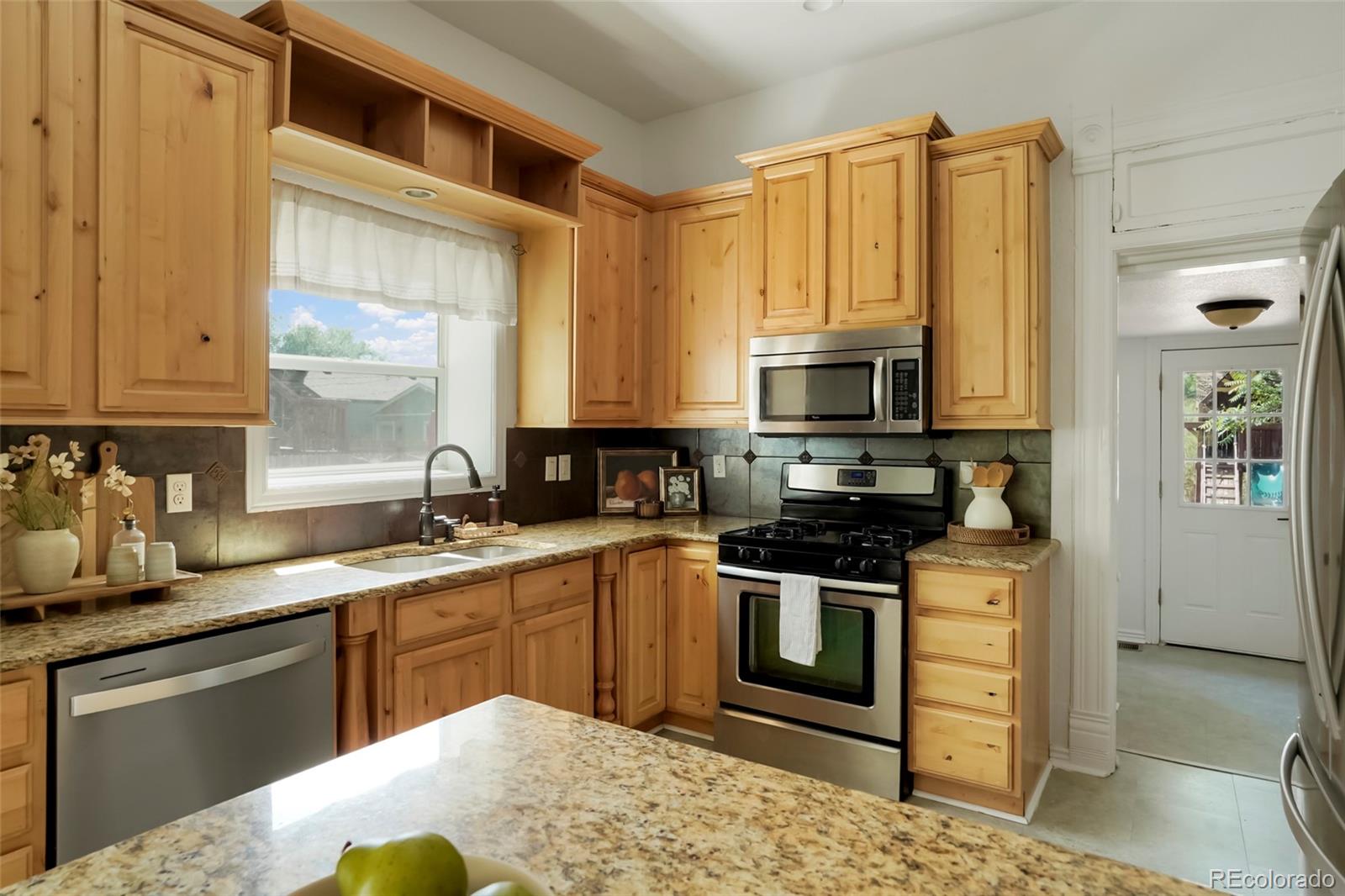 MLS Image #12 for 3037 n high street,denver, Colorado