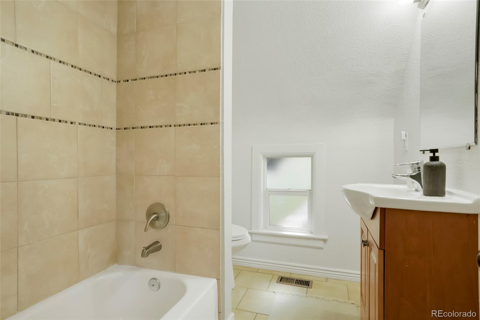 MLS Image #24 for 3037 n high street,denver, Colorado
