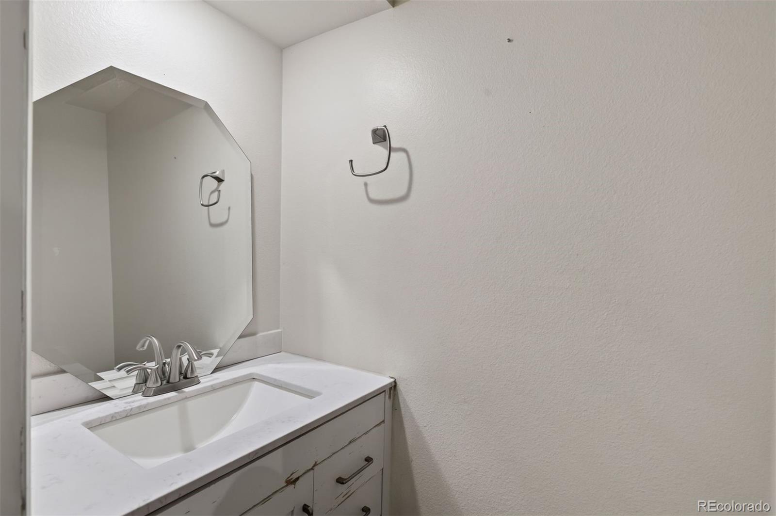 MLS Image #18 for 10562 e maplewood drive,englewood, Colorado