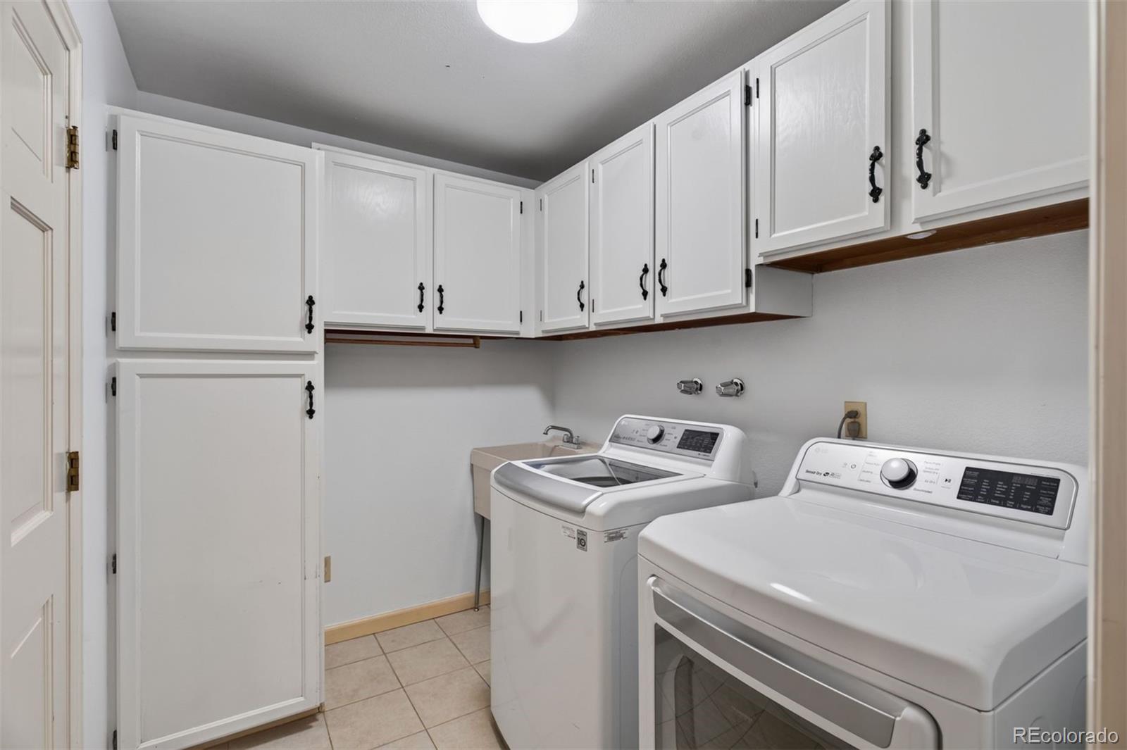 MLS Image #19 for 10562 e maplewood drive,englewood, Colorado