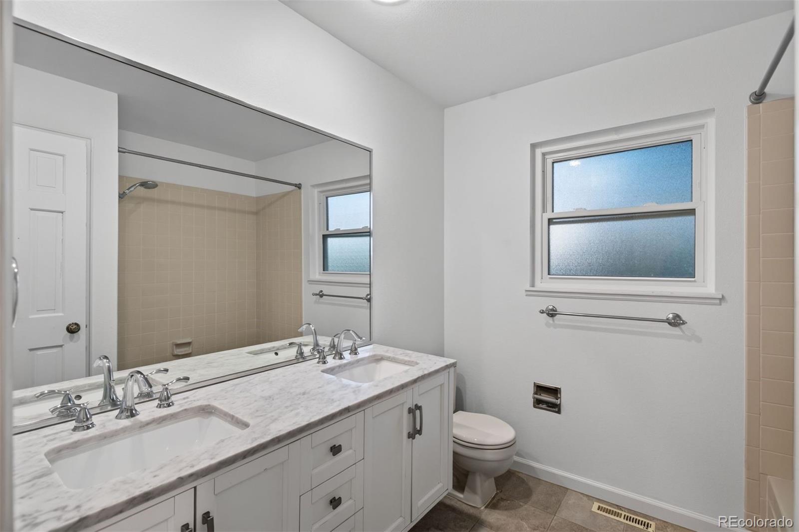 MLS Image #26 for 10562 e maplewood drive,englewood, Colorado