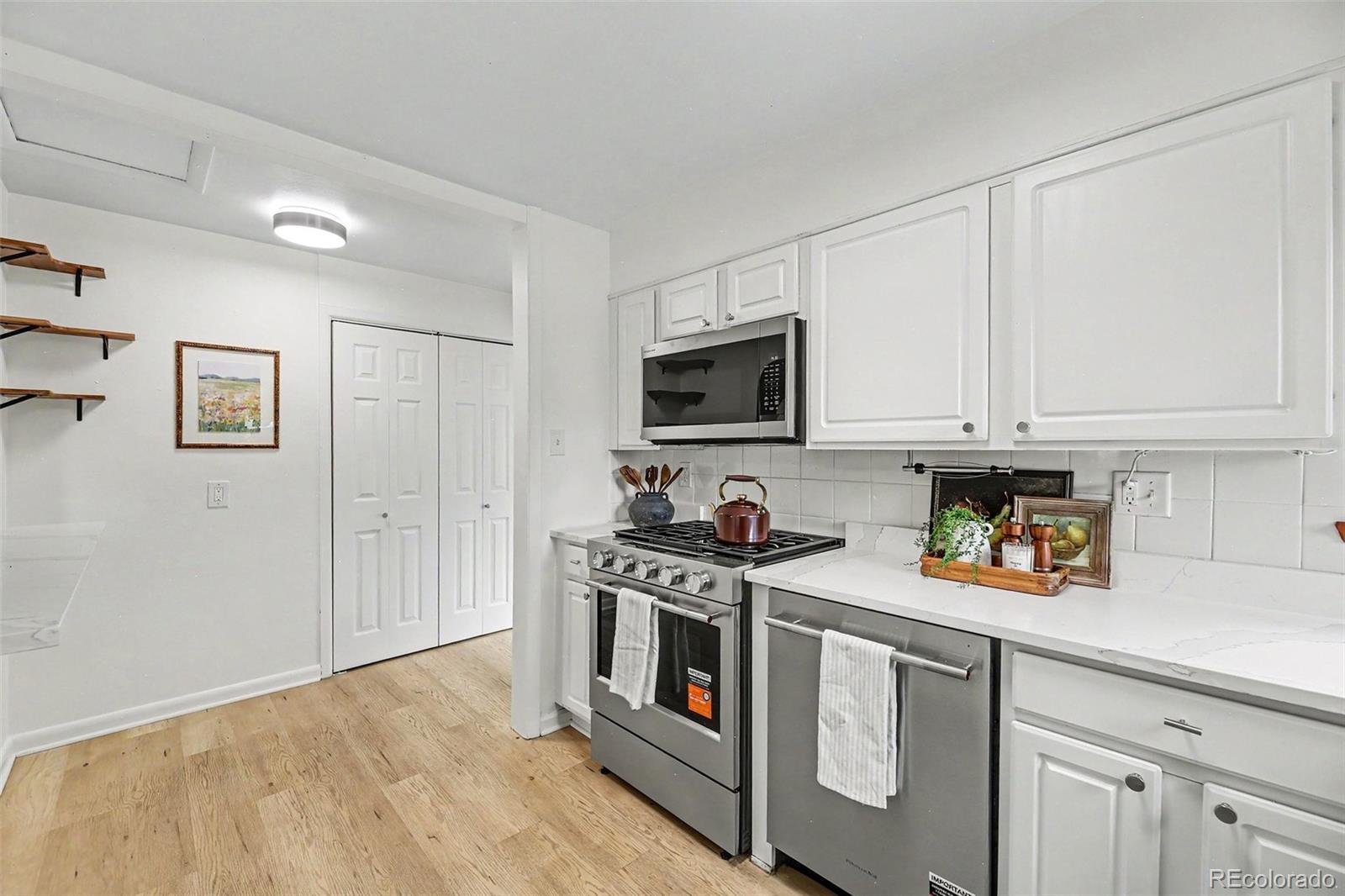MLS Image #11 for 2161 w fair circle,littleton, Colorado