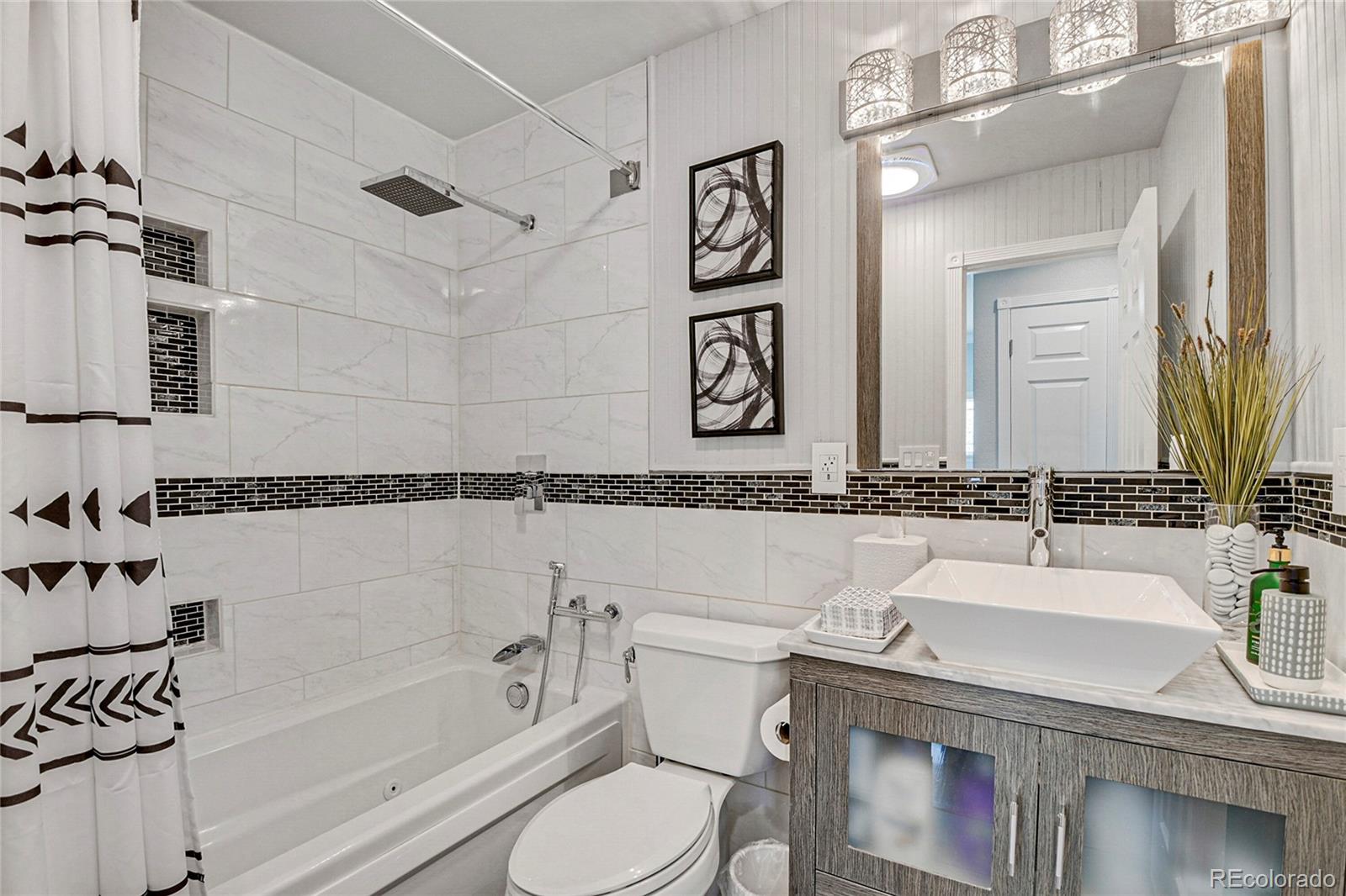 MLS Image #27 for 3021 s helena street,aurora, Colorado