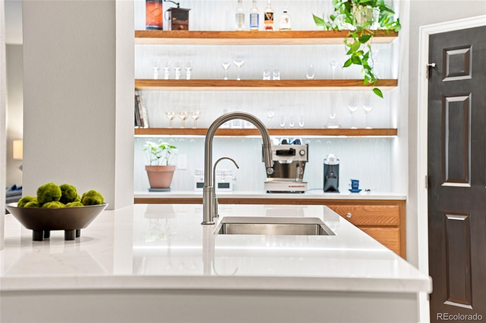 MLS Image #10 for 1100  cherokee street 502,denver, Colorado