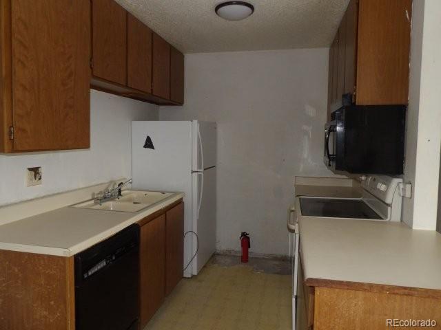 MLS Image #4 for 3100 s federal boulevard 301,denver, Colorado
