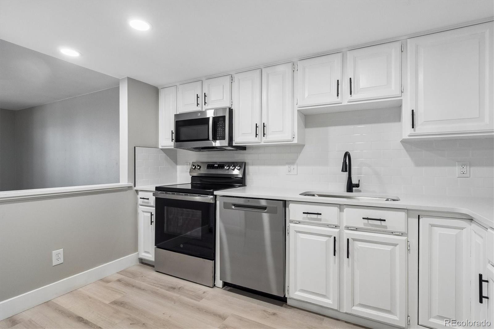 MLS Image #7 for 13901 e marina drive,aurora, Colorado