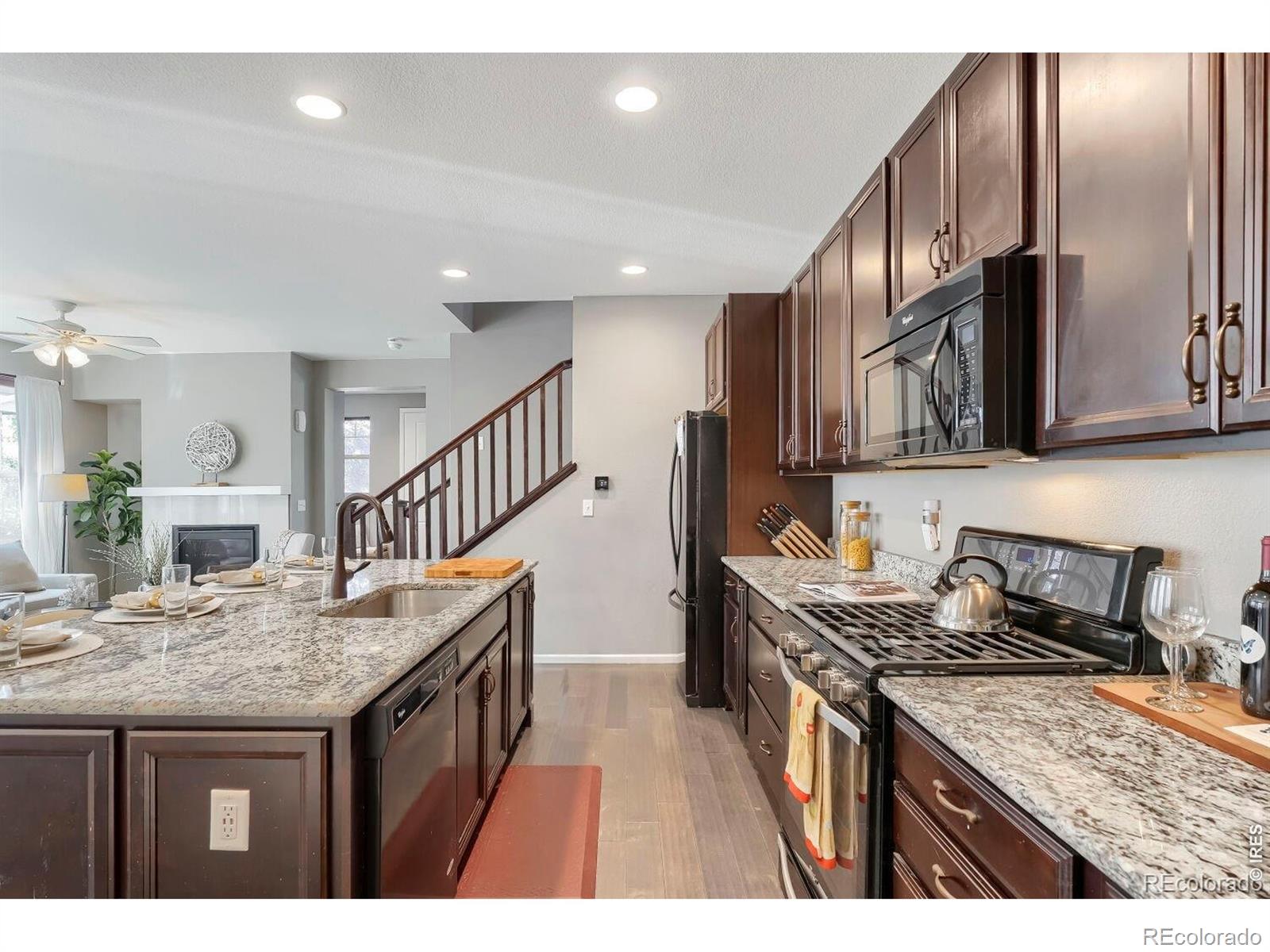 MLS Image #10 for 6977  isabell lane,arvada, Colorado