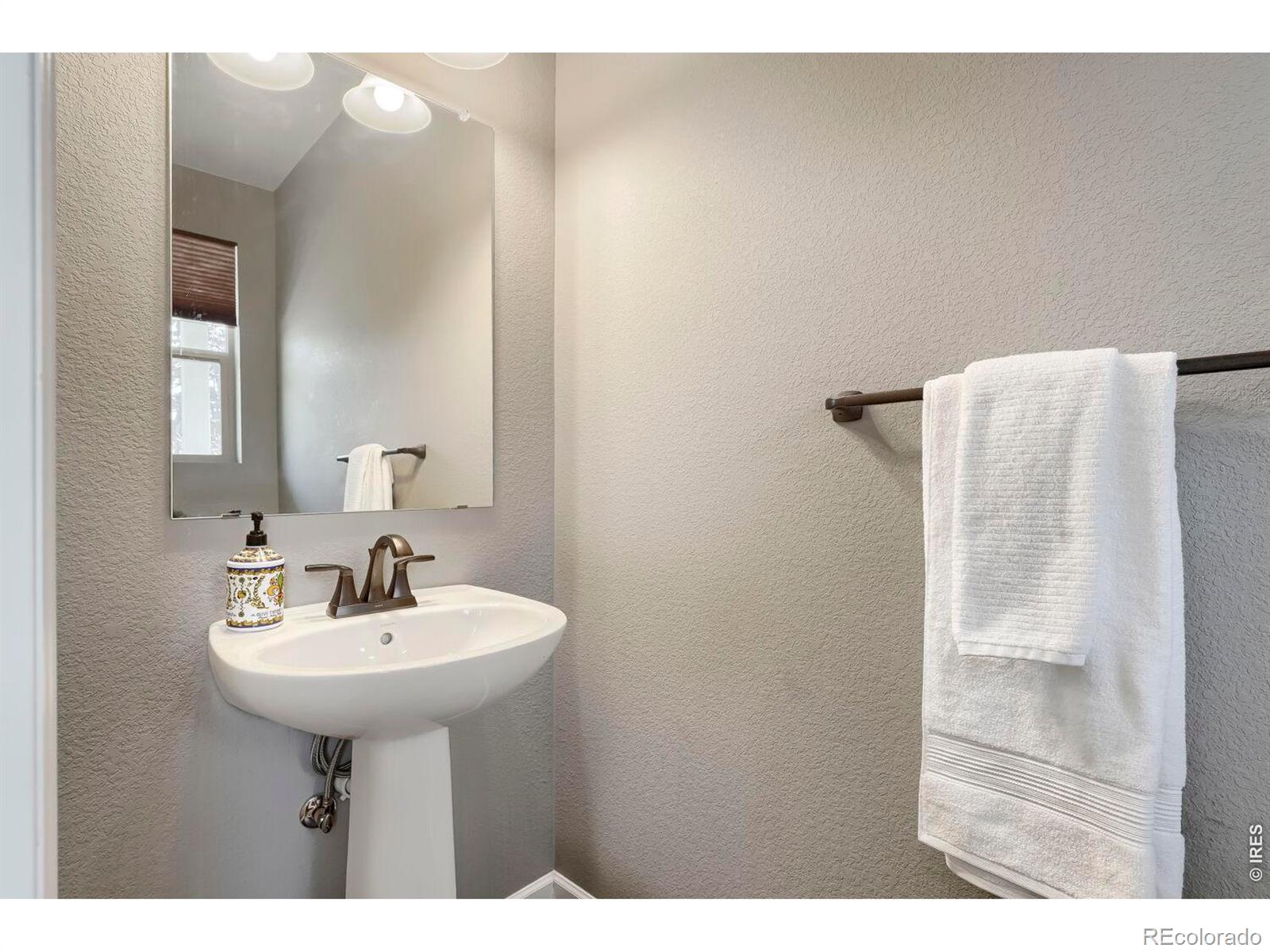 MLS Image #12 for 6977  isabell lane,arvada, Colorado
