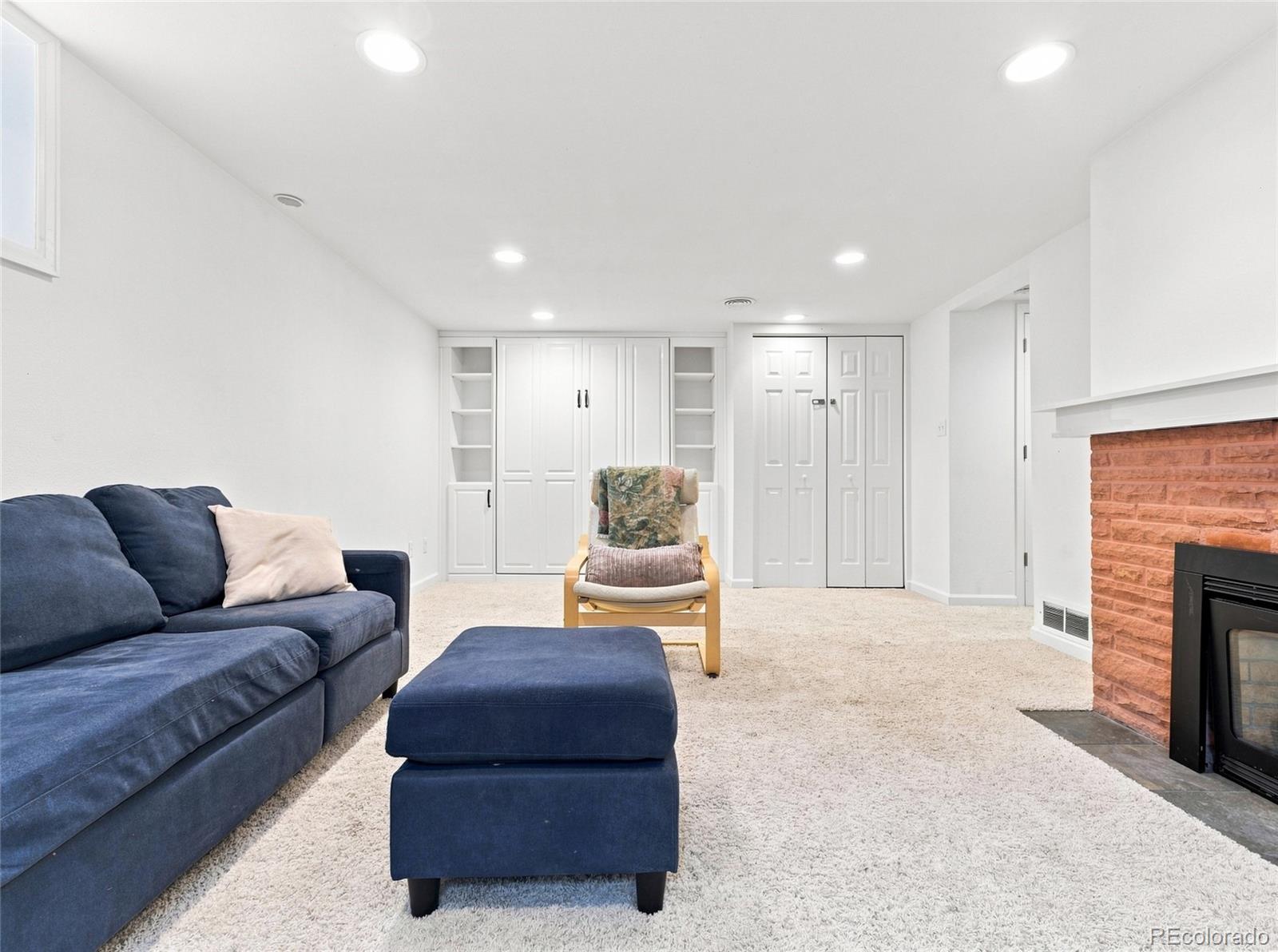 MLS Image #16 for 1010  newport street,denver, Colorado