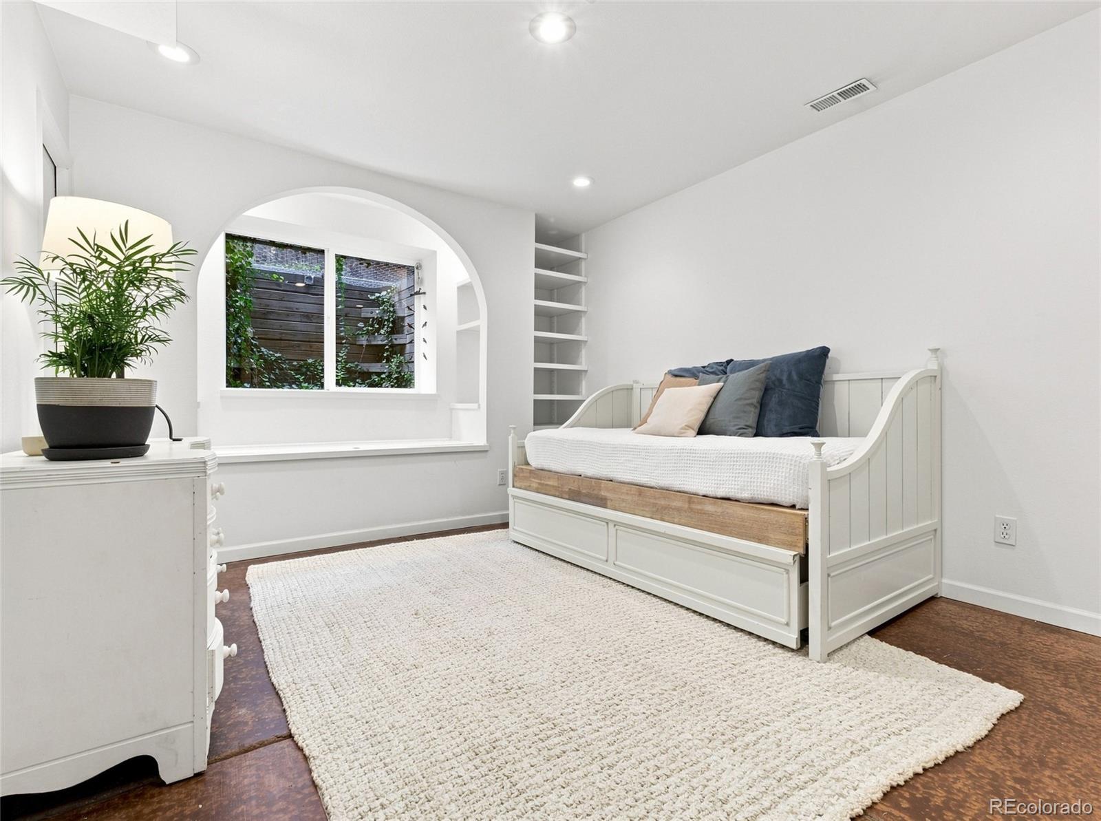 MLS Image #18 for 1010  newport street,denver, Colorado