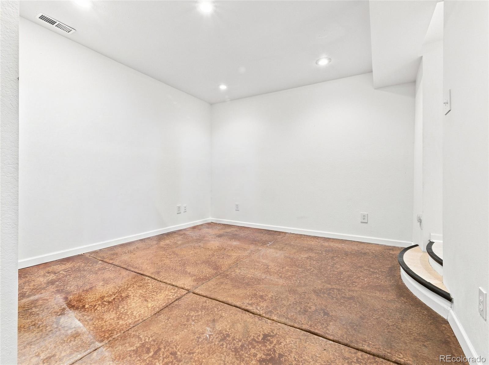 MLS Image #23 for 1010  newport street,denver, Colorado