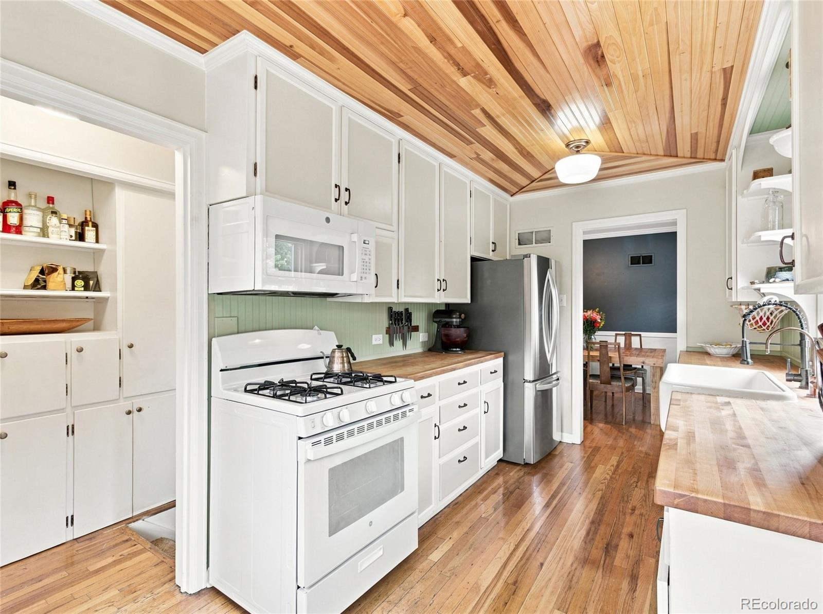 MLS Image #4 for 1010  newport street,denver, Colorado