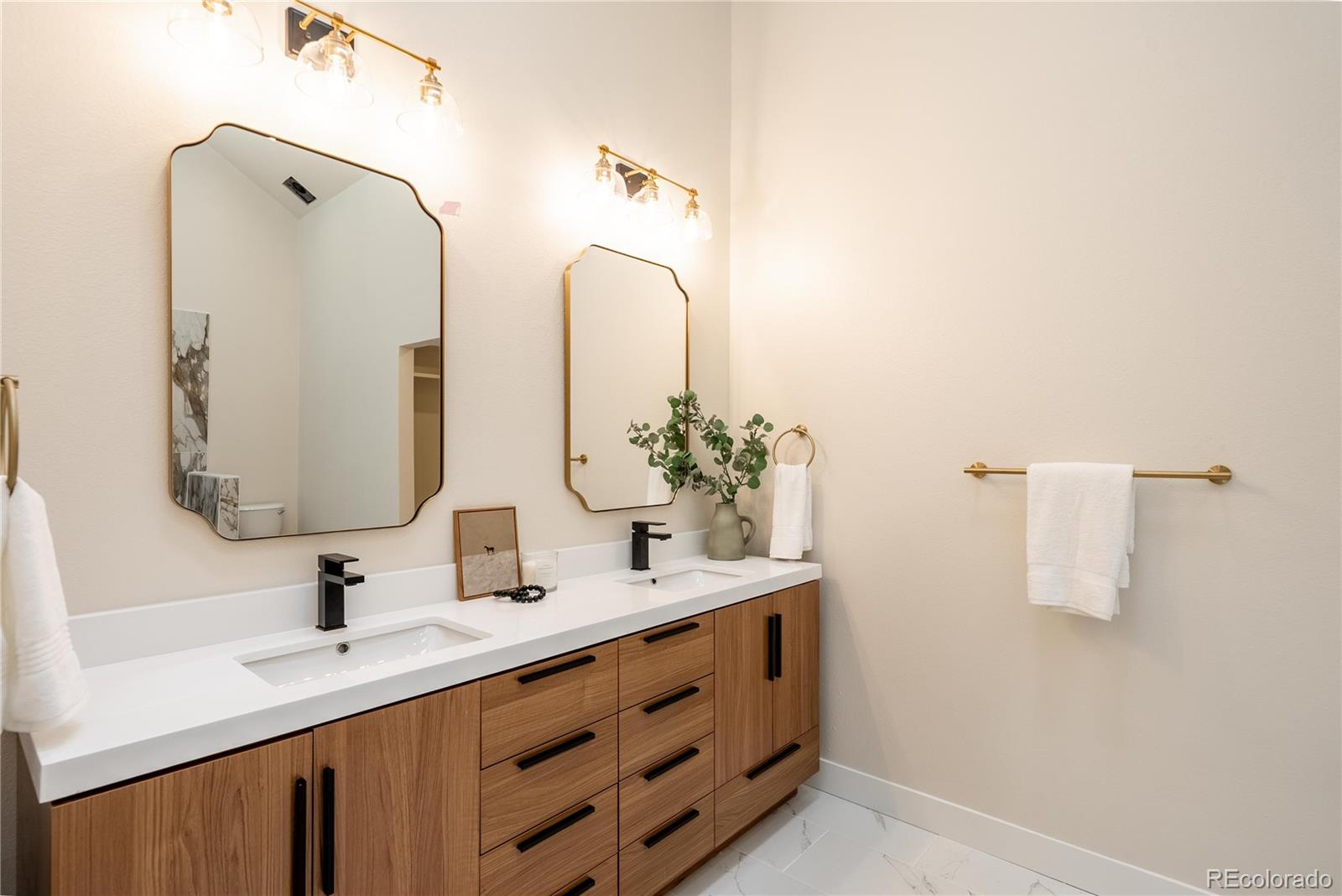 MLS Image #23 for 7706 s madison circle,centennial, Colorado