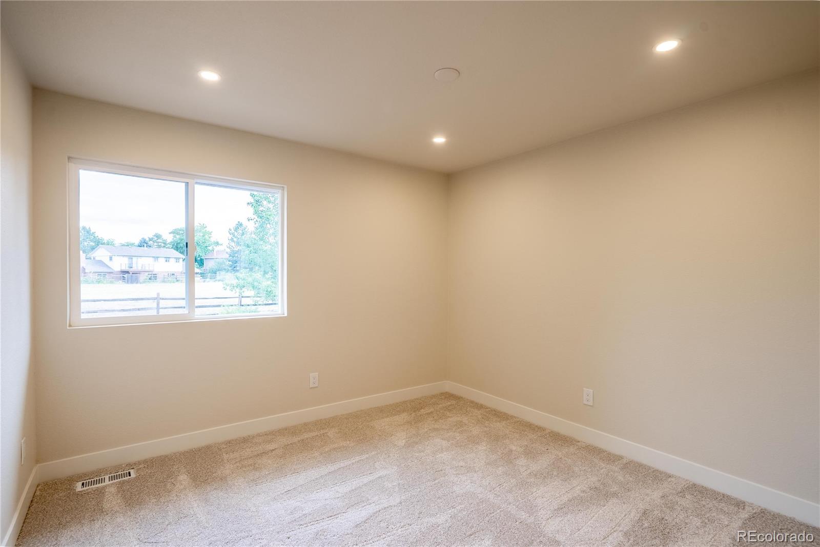 MLS Image #28 for 7706 s madison circle,centennial, Colorado