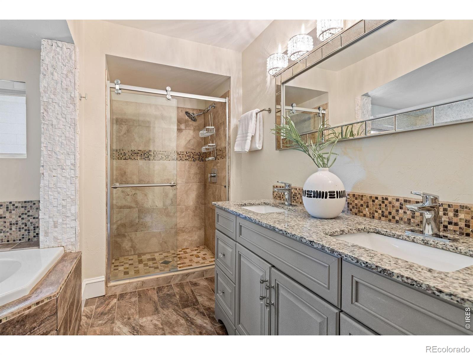 MLS Image #16 for 1265 s grape street,denver, Colorado