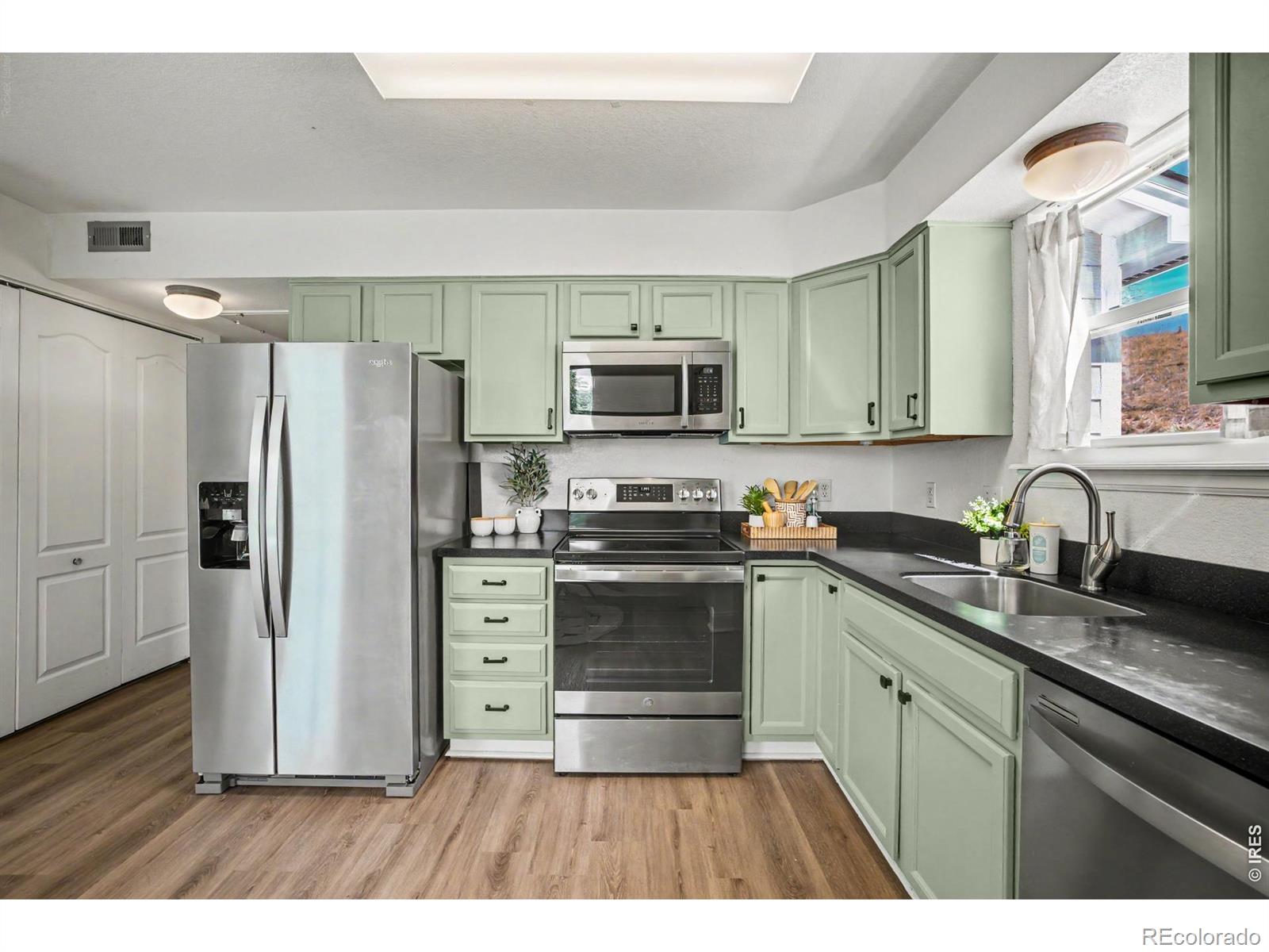MLS Image #9 for 1629 s deframe street,lakewood, Colorado