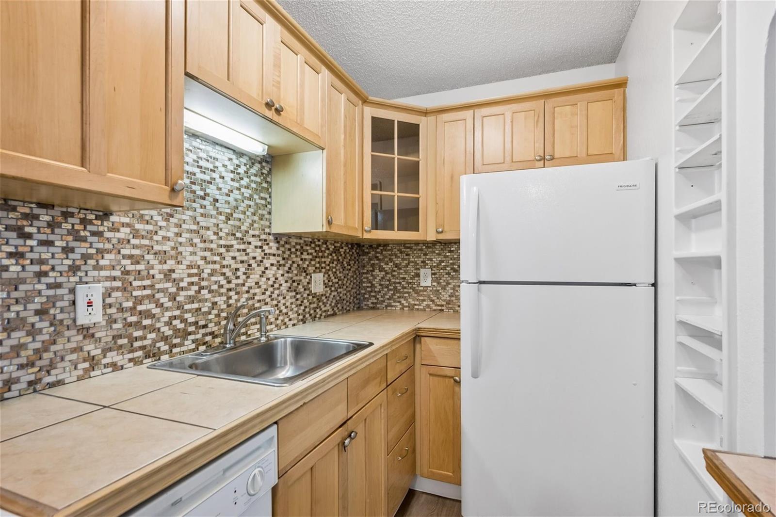 MLS Image #9 for 5875 e iliff avenue,denver, Colorado