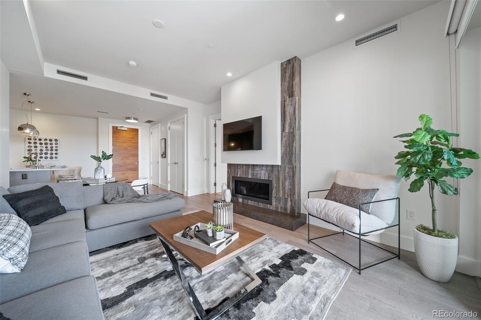 MLS Image #11 for 155 n steele street 812,denver, Colorado