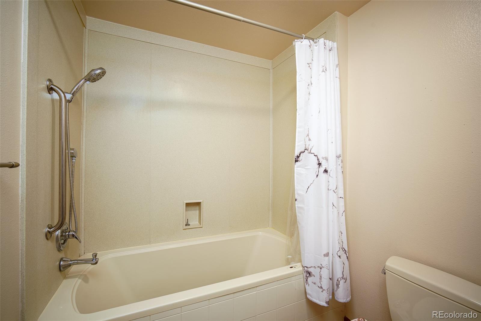 MLS Image #20 for 3147 e long circle,littleton, Colorado