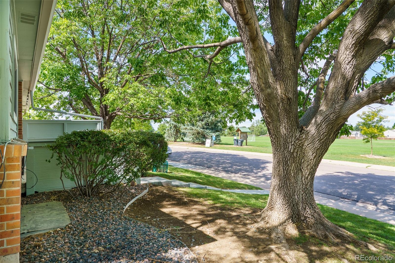 MLS Image #3 for 3147 e long circle,littleton, Colorado
