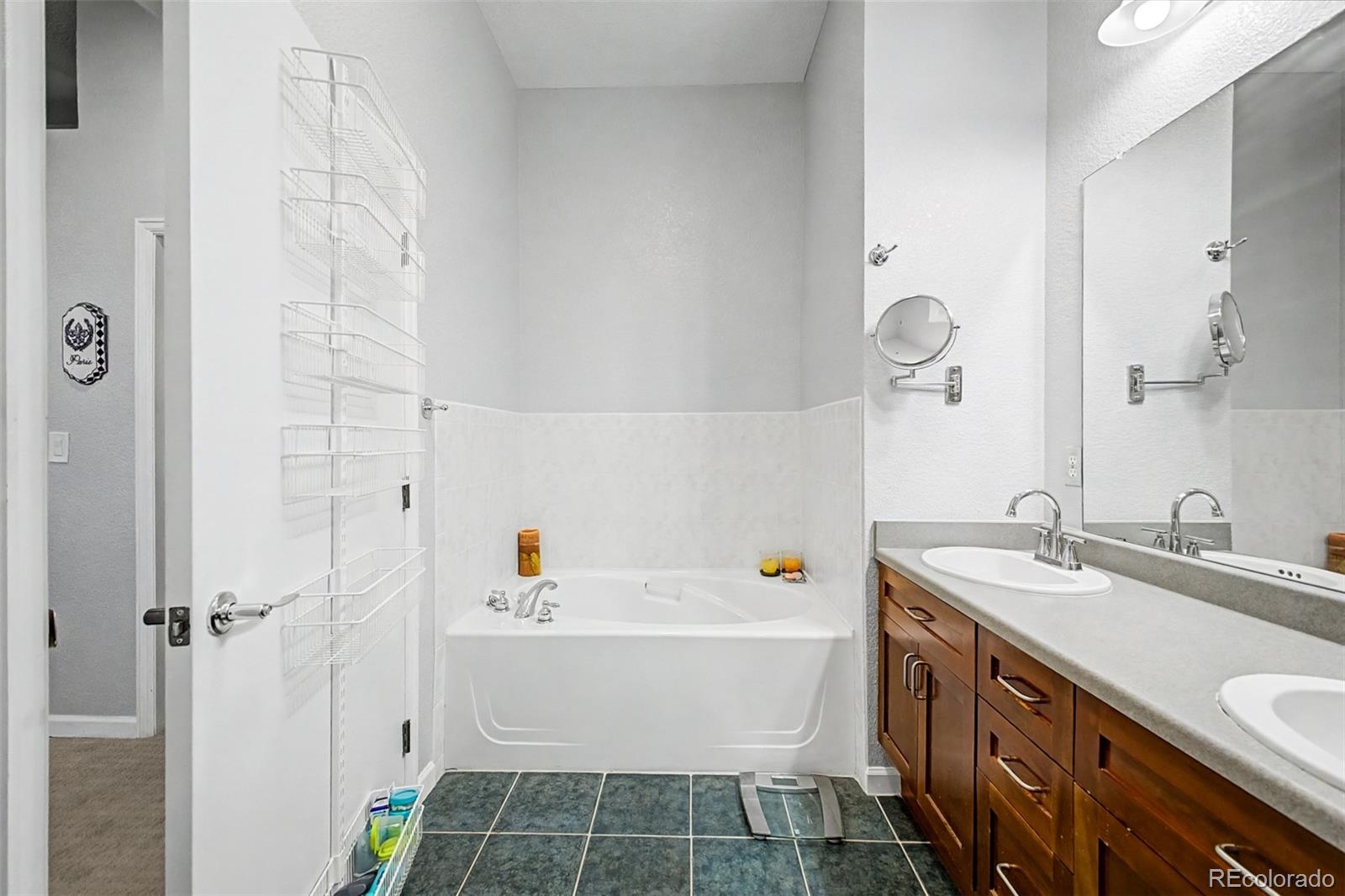 MLS Image #18 for 7525 e 1st place,denver, Colorado