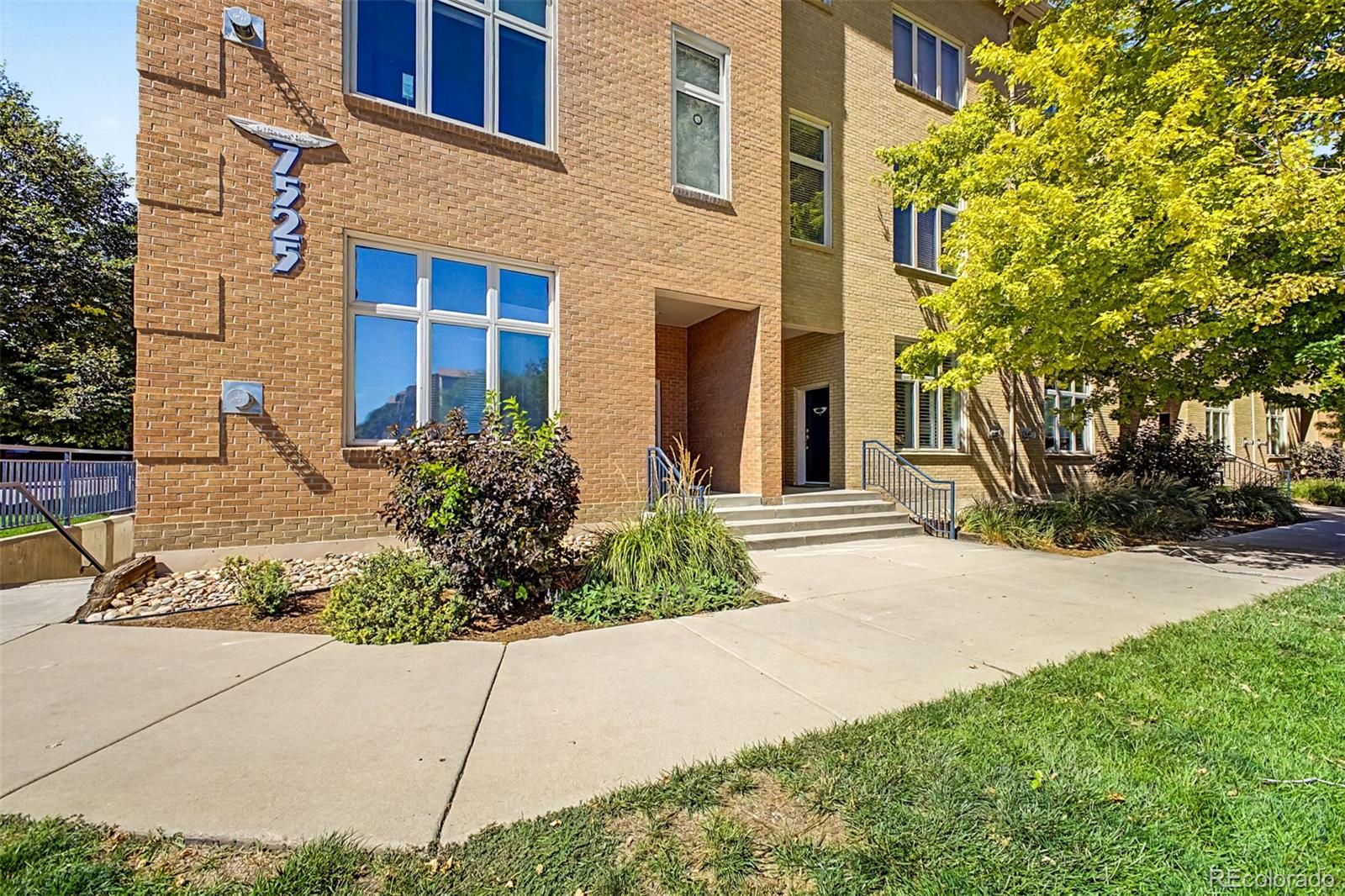 MLS Image #23 for 7525 e 1st place,denver, Colorado