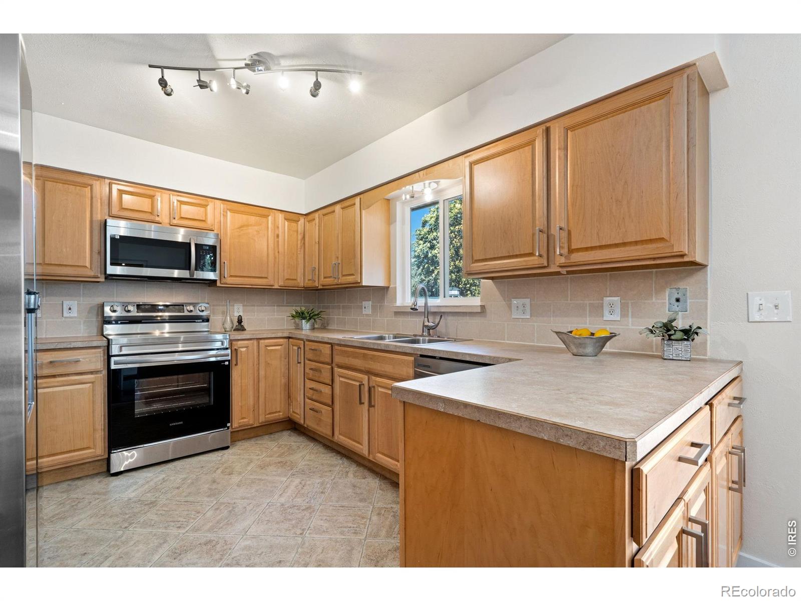 MLS Image #7 for 1315  redwood drive,loveland, Colorado
