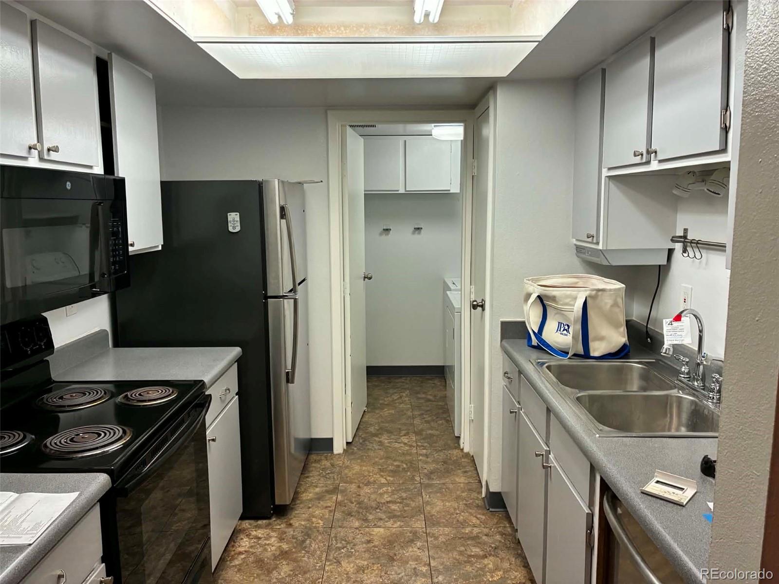MLS Image #9 for 3550 s harlan street,denver, Colorado